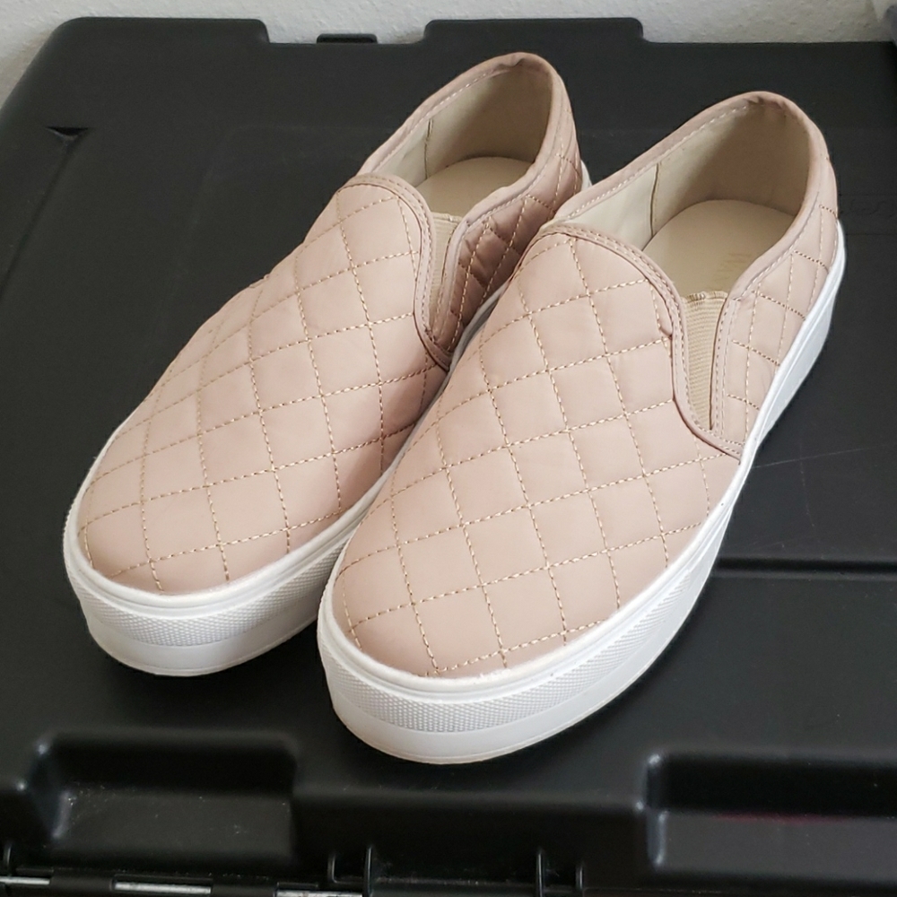 Platform slip on sneakers